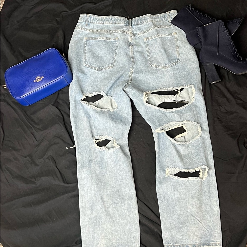 SHEIN Ripped Light Blue Boyfriend Jeans - Picture 2 of 2